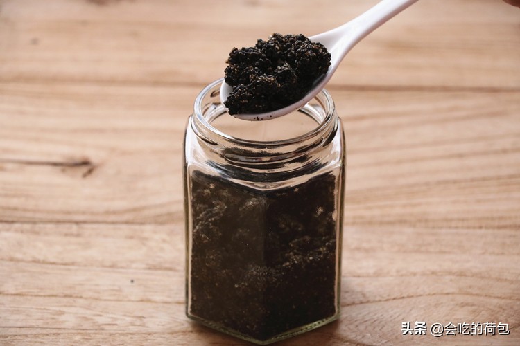 80岁奶奶常吃黑芝麻，教我家常做法，营养美味又简单，越吃越精神