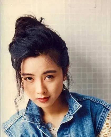 夜店出来的明星，男友女友换着玩，却被拍在沙滩上？｜人物计划26