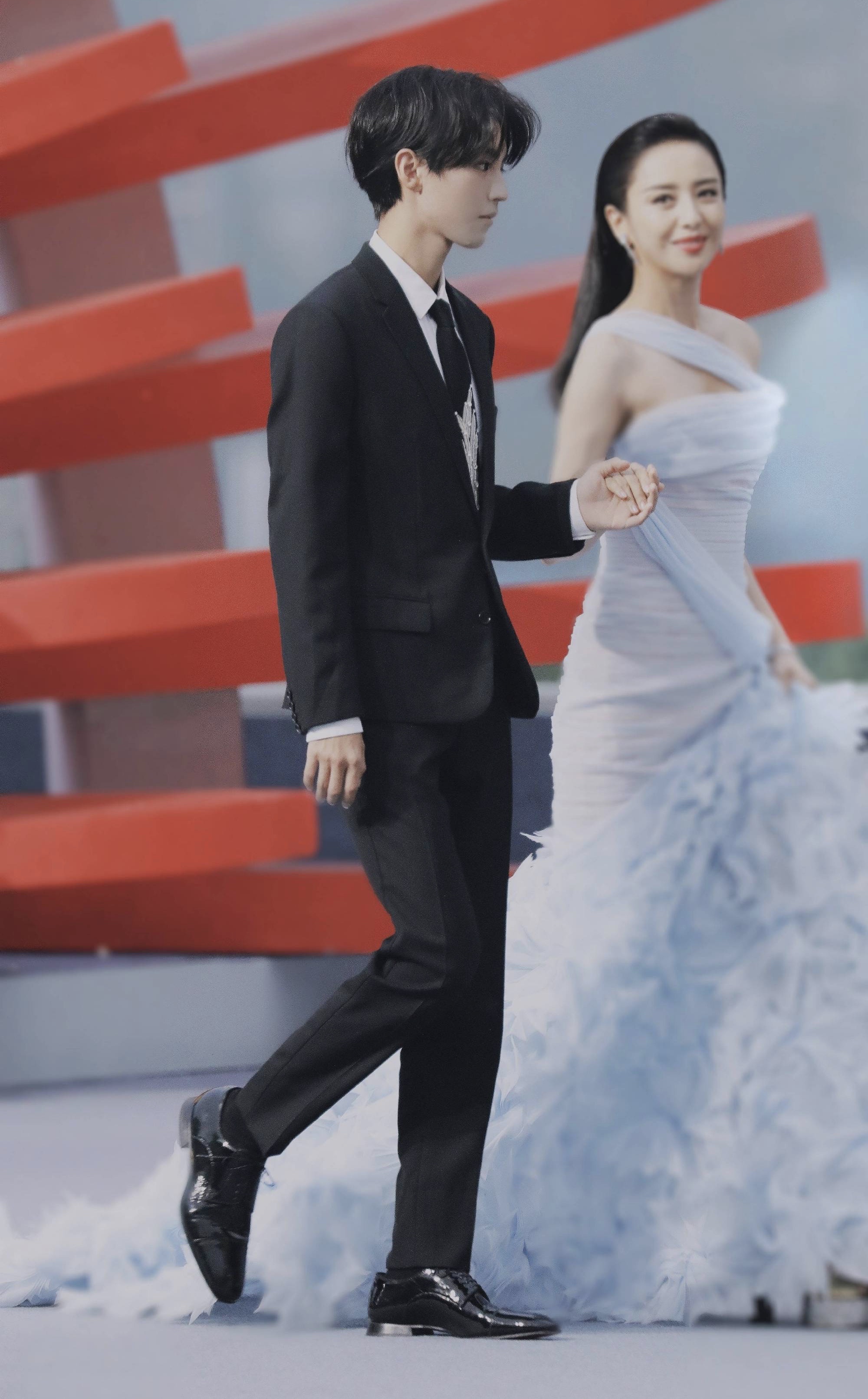 娜扎整牙后的样子,娜扎整牙前照片