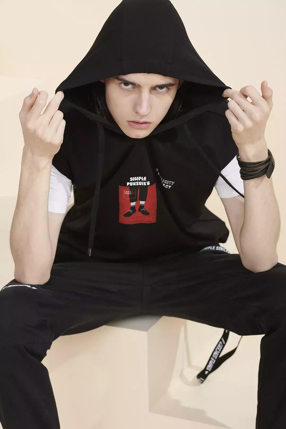 无袖t恤宽松推荐,夏天无袖t恤里面怎么穿