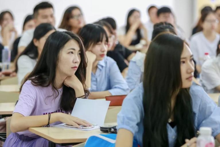 中储粮招聘2024社会招聘条件,中储粮和公务员哪个好