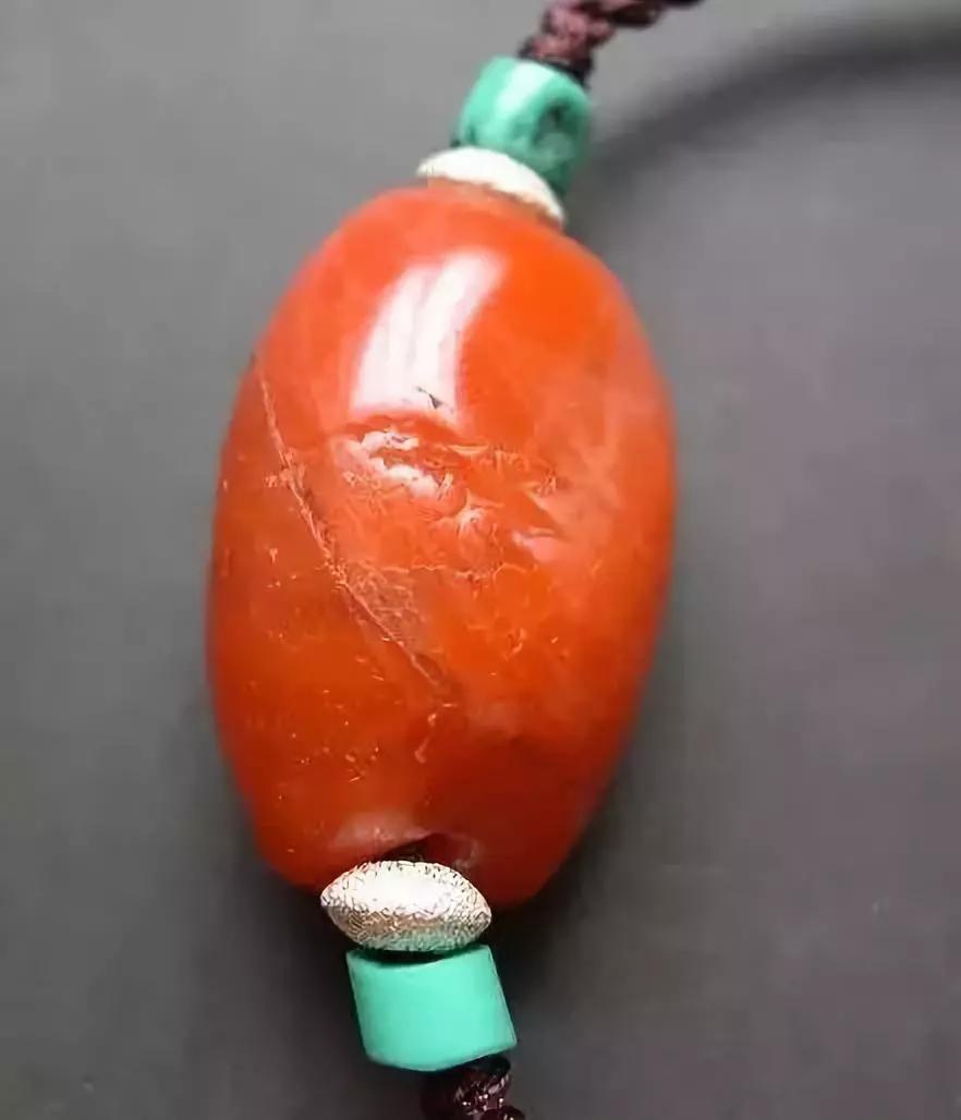 你的手串珠子上,有这玩意儿不?