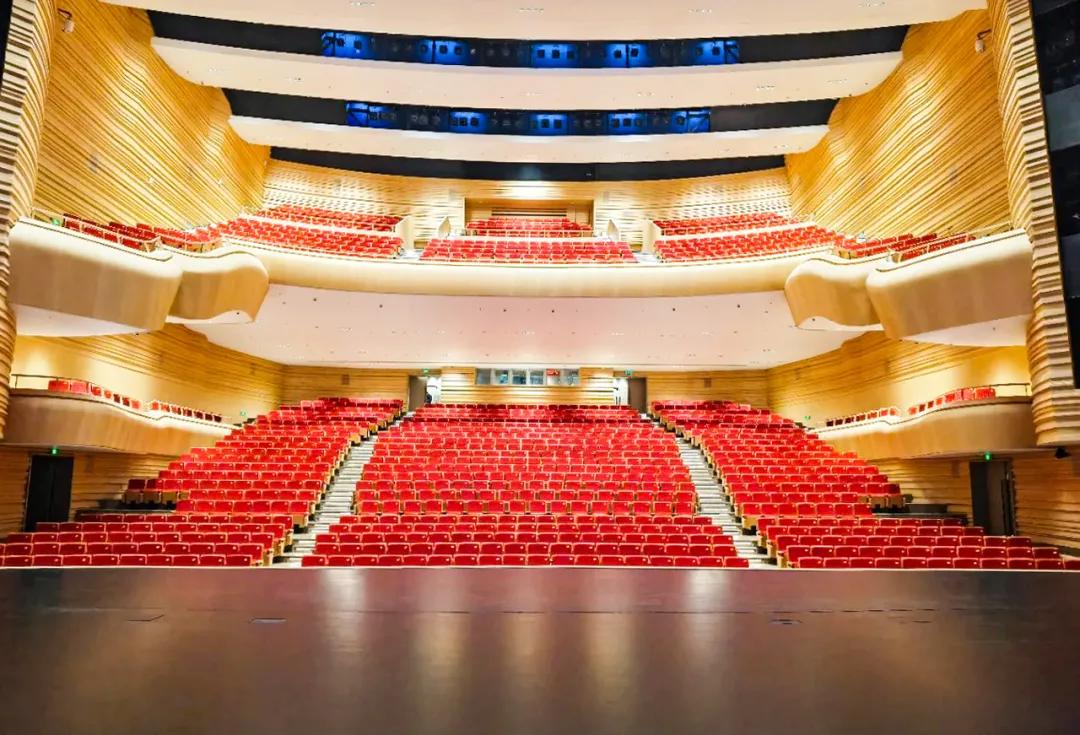 又是看完想去系列！深圳这个高颜值新地标，地铁直达还免费