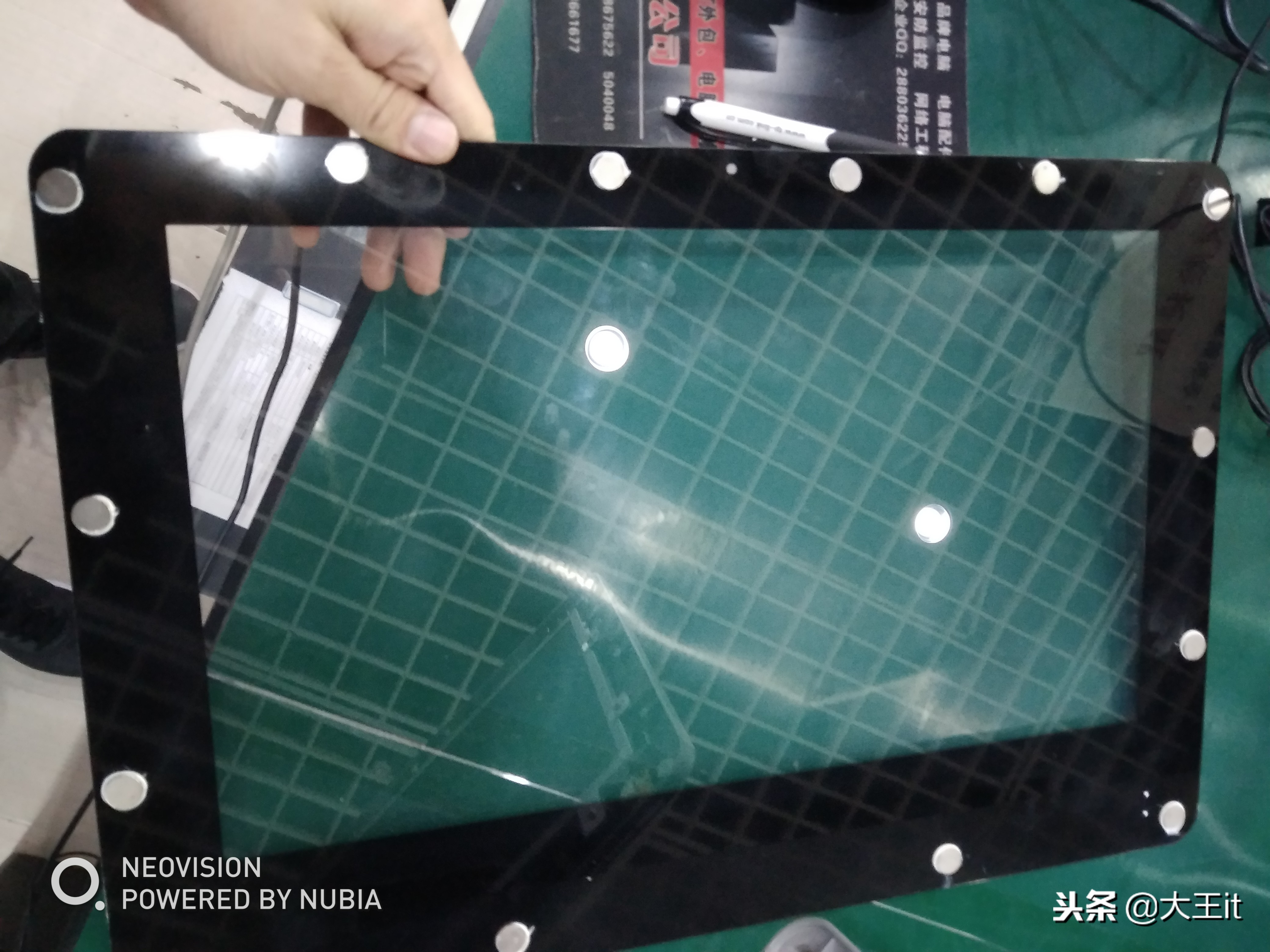 网上899买的苹果电脑被骗，鲁大师跑居然9W多分，全是山寨配件