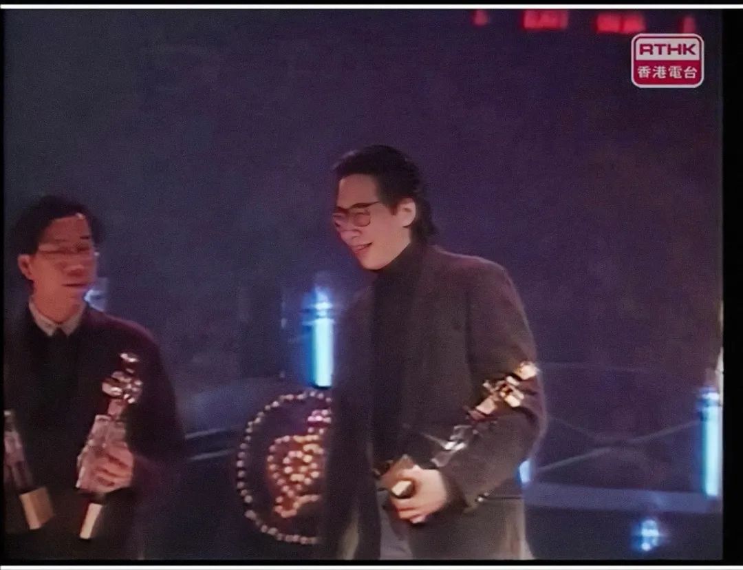 穿三百万皮草的香江富贵花,前半生让人羡慕,后半生却惨遭唾骂?