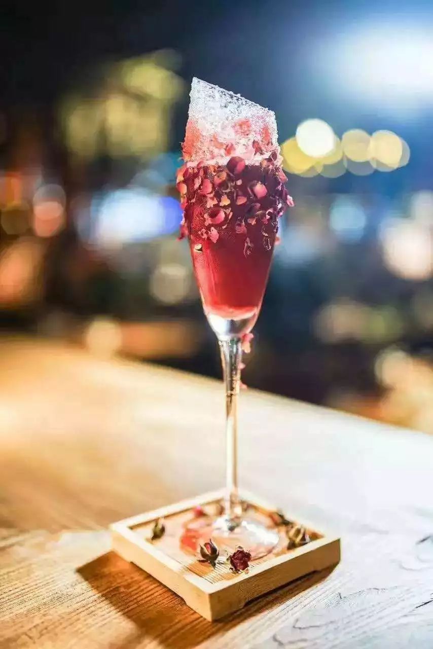 武汉适合一个人去的小酒馆,武汉不贵小资的酒馆