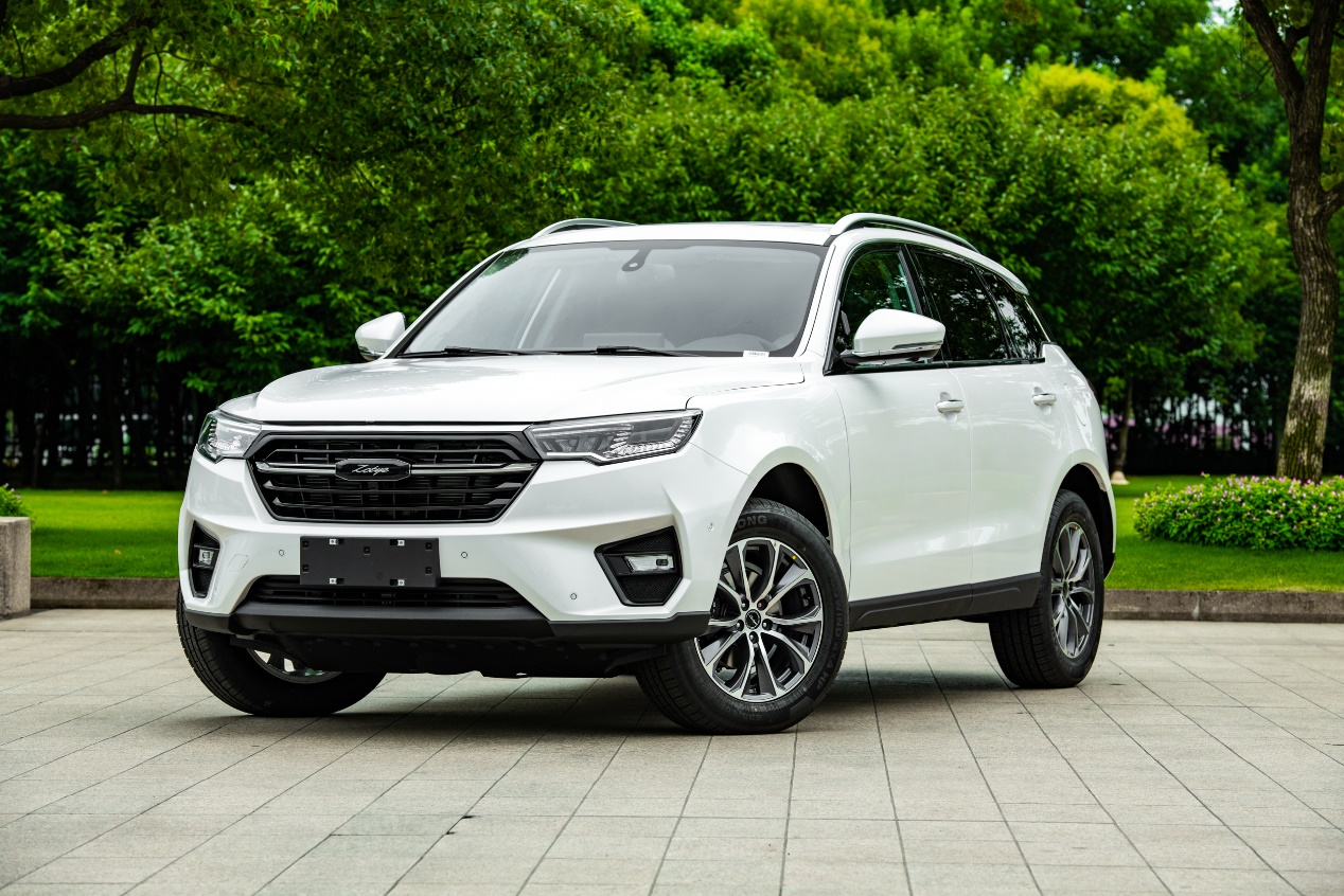 众泰t600内部空间尺寸,众泰t6001.5t和荣威发动机一样吗