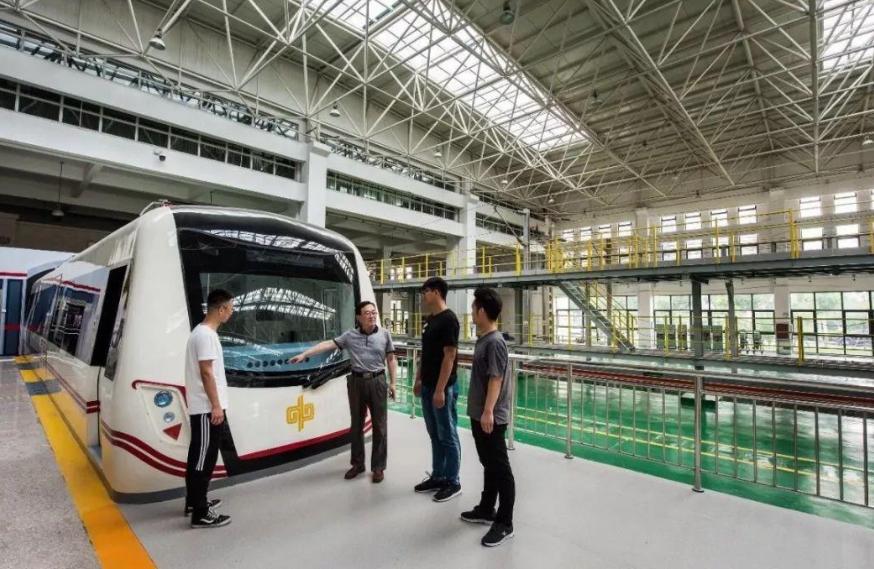 专科小清华是哪所学校毕业的,专科里的小清华考多少分就能报