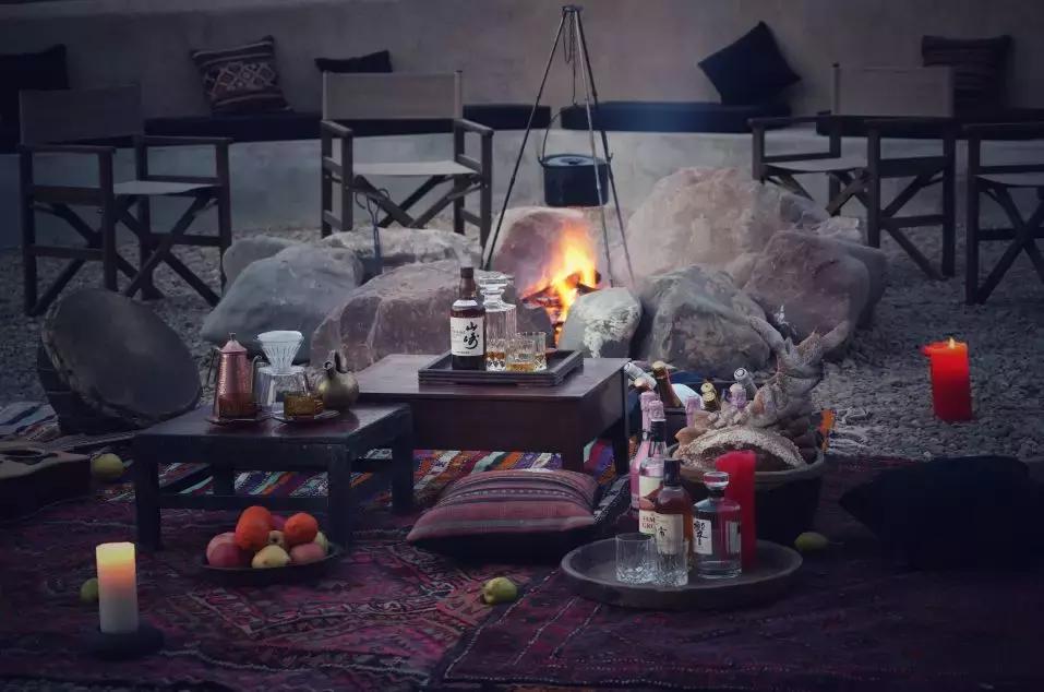 把泳池搬进沙漠，圈黄河做庭院，一个男人的西部世界，可以有多野