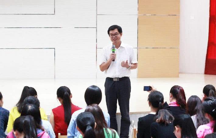 社会上未来十年最吃香的男生专业,有前途的男生十大专业