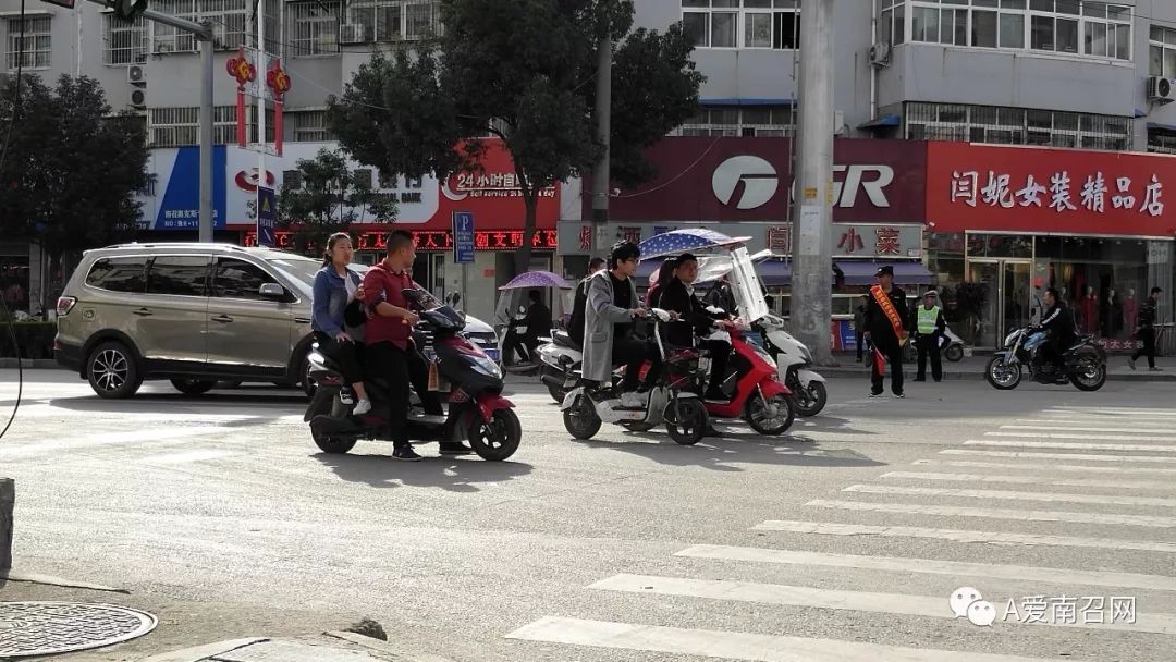 小红帽执勤,小红帽指挥