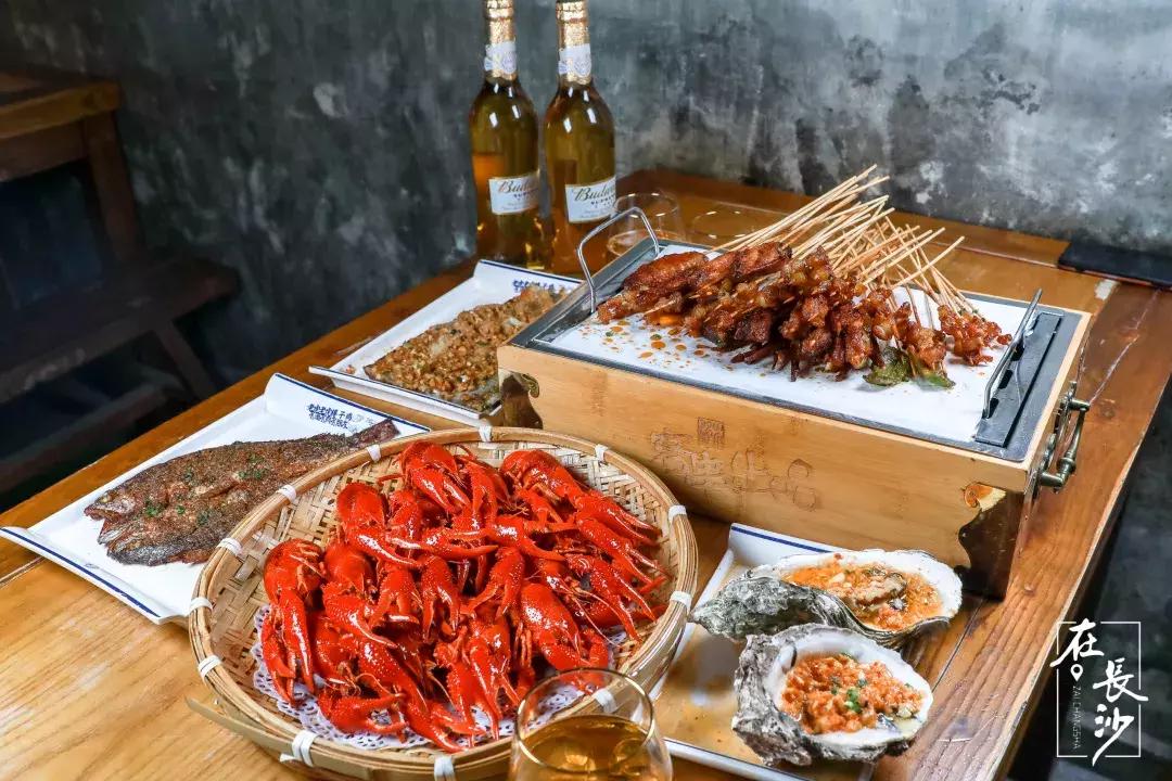 长沙吃夜宵吹晚风的地方,长沙的夜晚烧烤