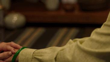 女人打架是不是爱薅头发,女人打架拼命薅头发