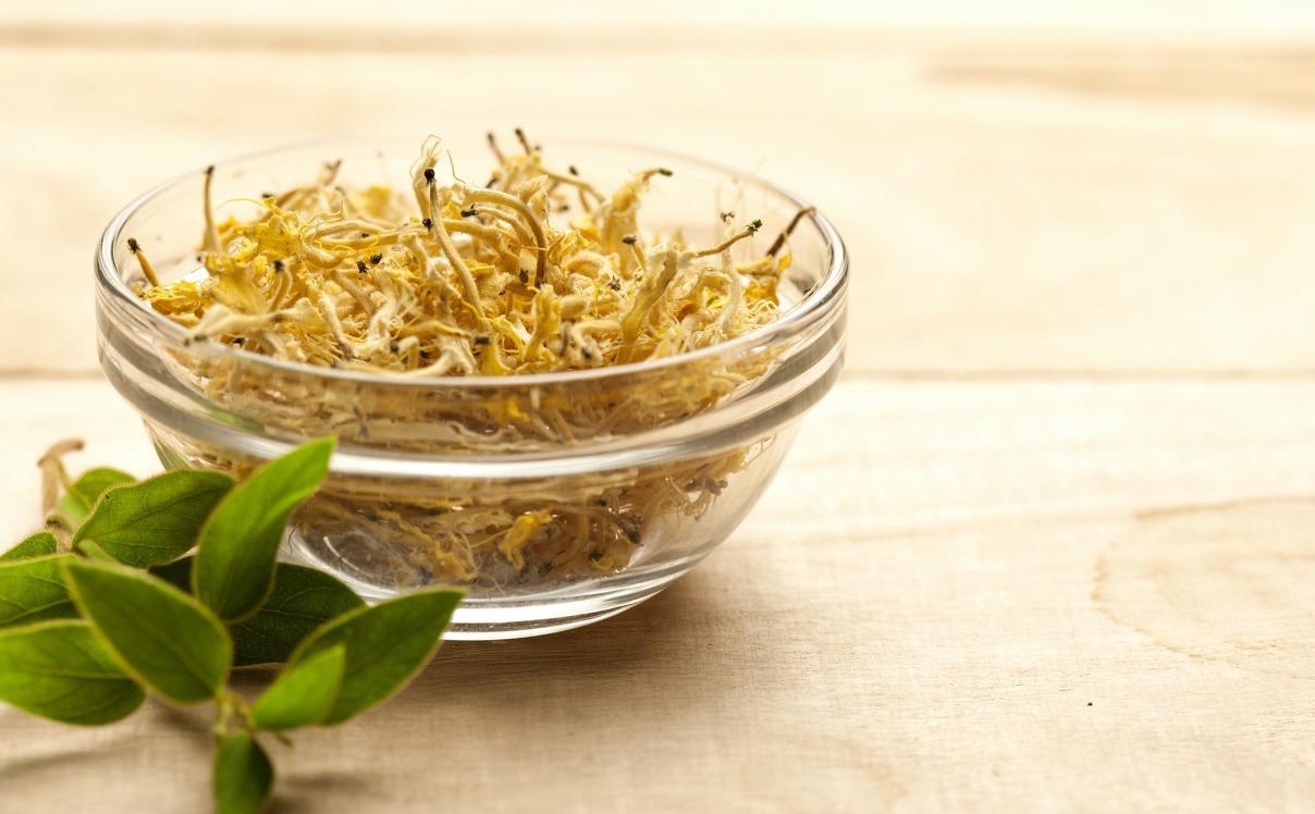 痘痘反复长?不内调再大牌的护肤品都没效果,这三招帮你远离痘痘