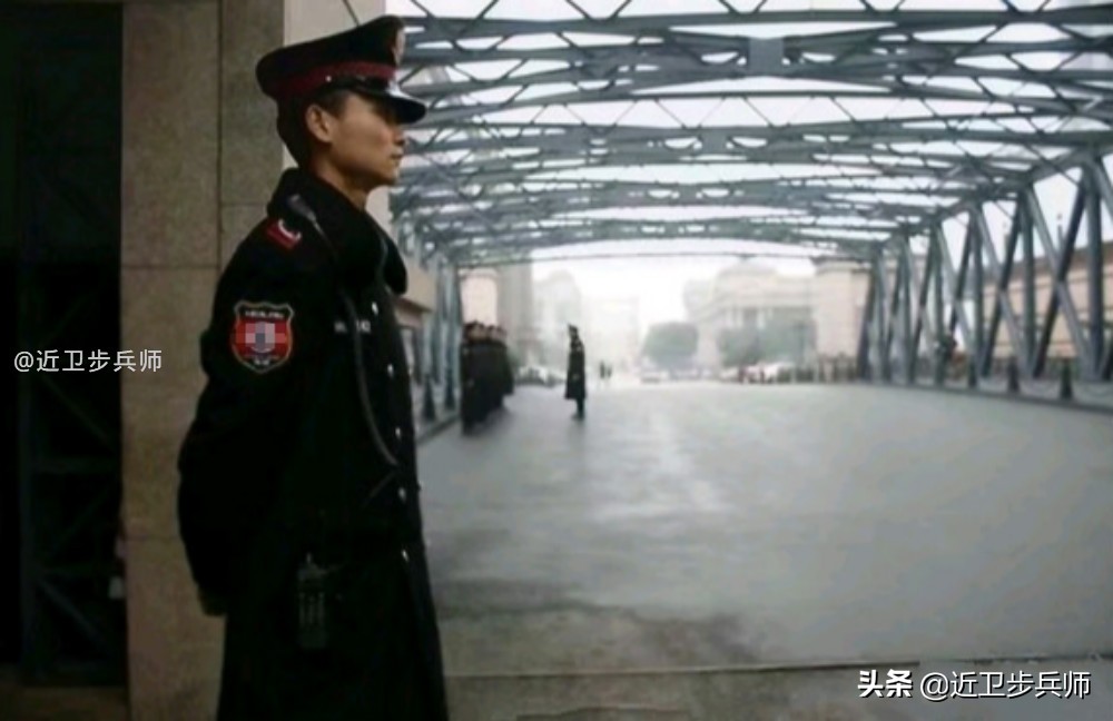 趣谈某些保安制服：简直几大强国伺候着！