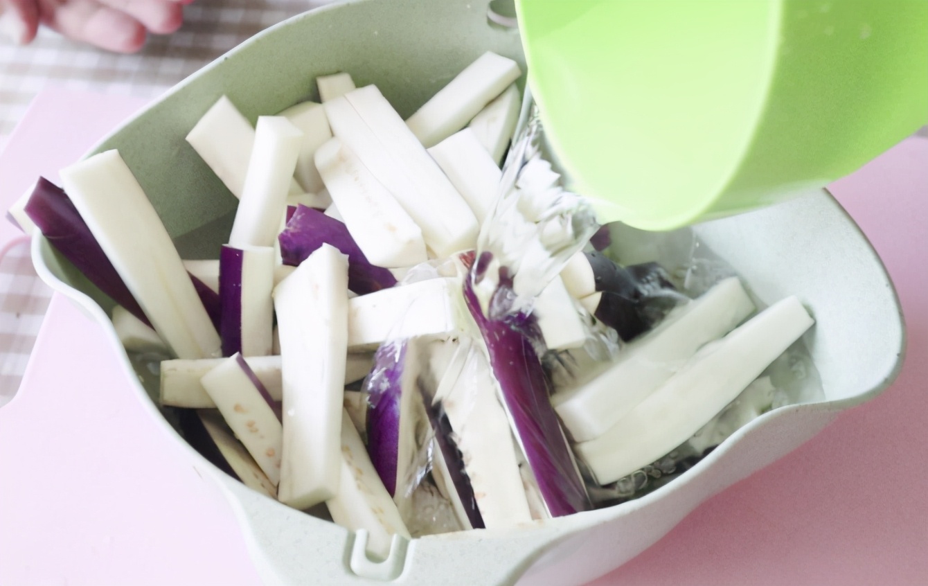 蒸茄子不用热油怎么做,蒸茄子不要肉的做法