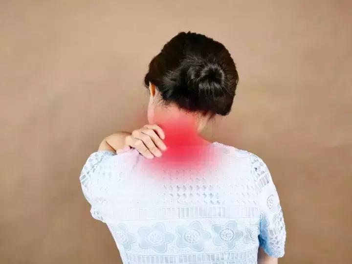 低头族疼痛怎么治,低头脖子痛头痛怎么回事