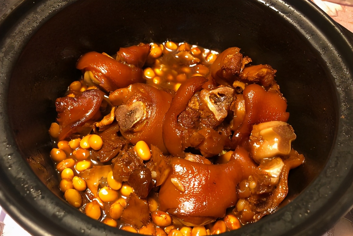 怎样炖猪蹄才能软烂不柴,炖猪蹄时牢记三不放