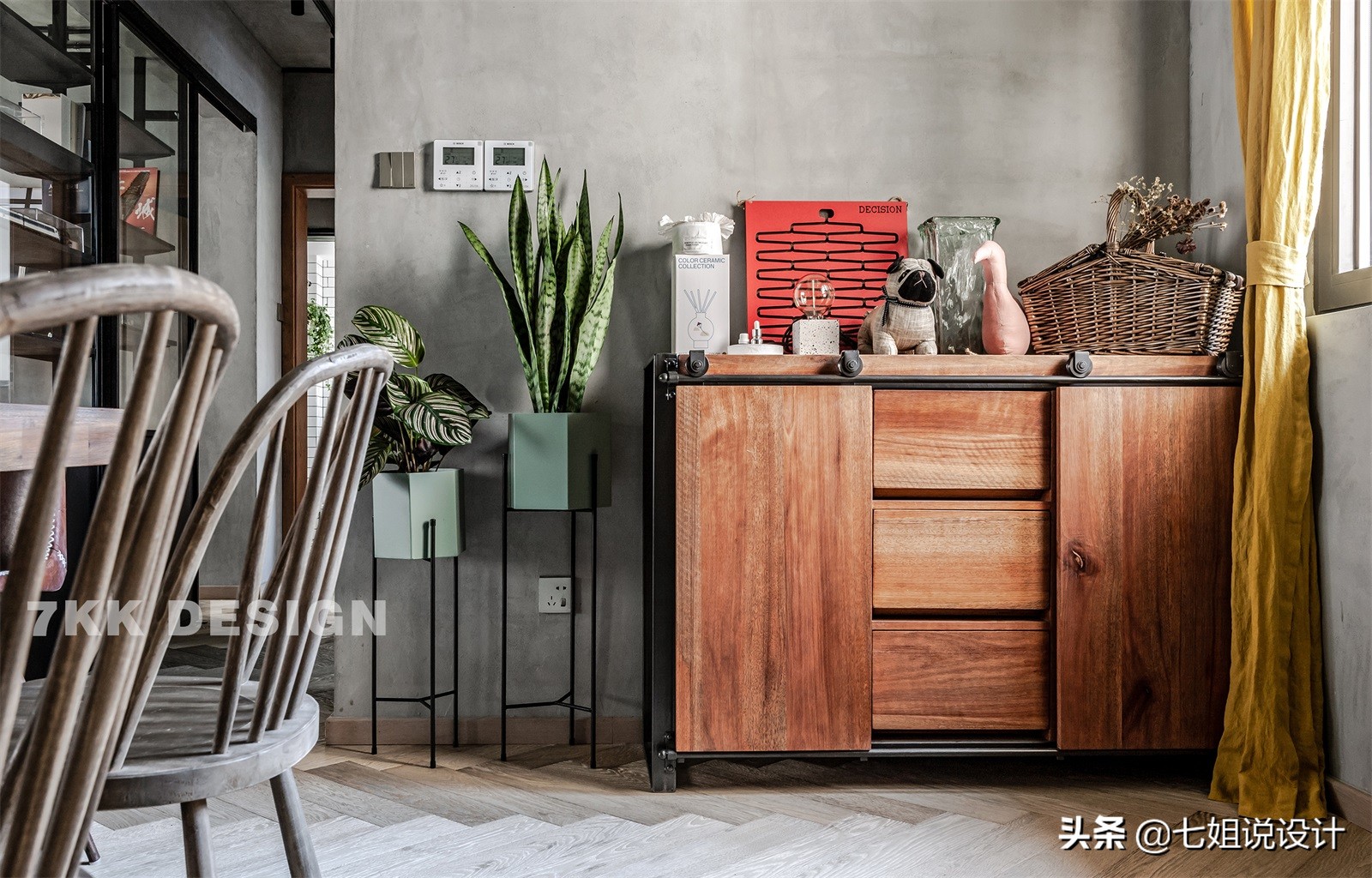 新梅共和城100m²工业风：大胆裸装，冷暖碰撞，演绎粗犷文艺之家