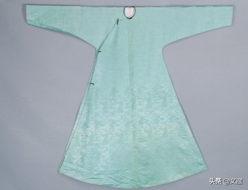 穿不起什么颜色的衣服,穿不了霸气的太后装