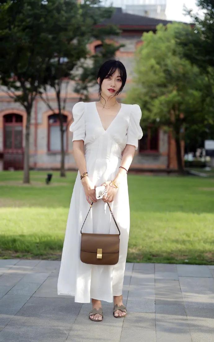 CelineClassicBox思琳经典盒子包穿搭示范