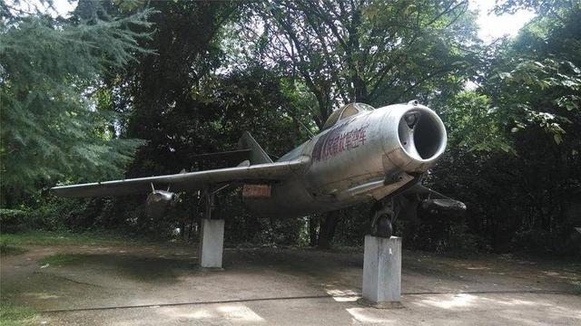 喷气发动机为什么不能超音速,为什么喷气发动机的尾火不一样