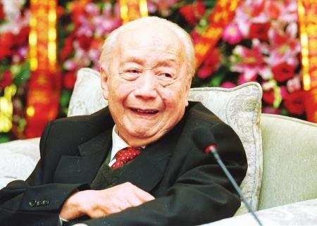 钱伟长多高,钱伟长身高从1米49增长到1米65