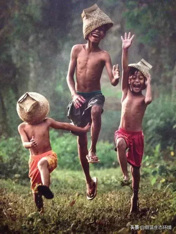 世界最震撼的微笑日,世界微笑日请带着微笑前行