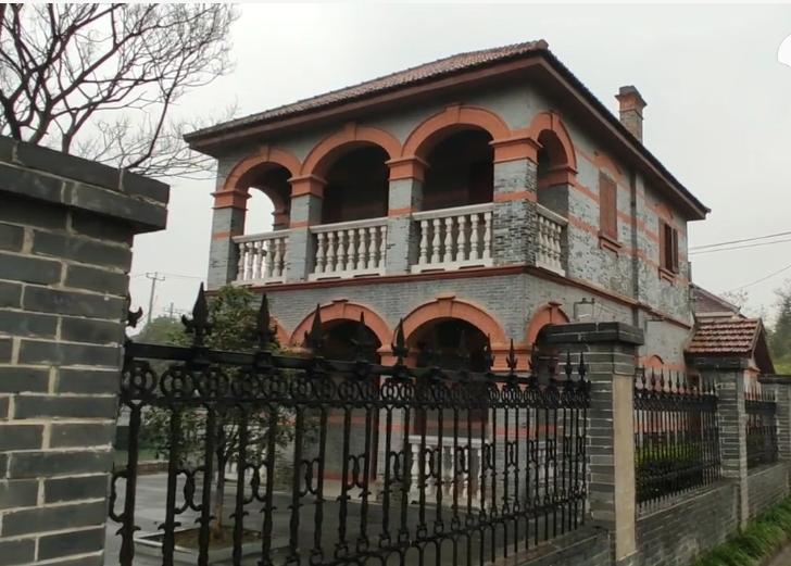 昆山城郊百年侨乡,红砖洋房异域风情,遗憾却被称为“强盗村”