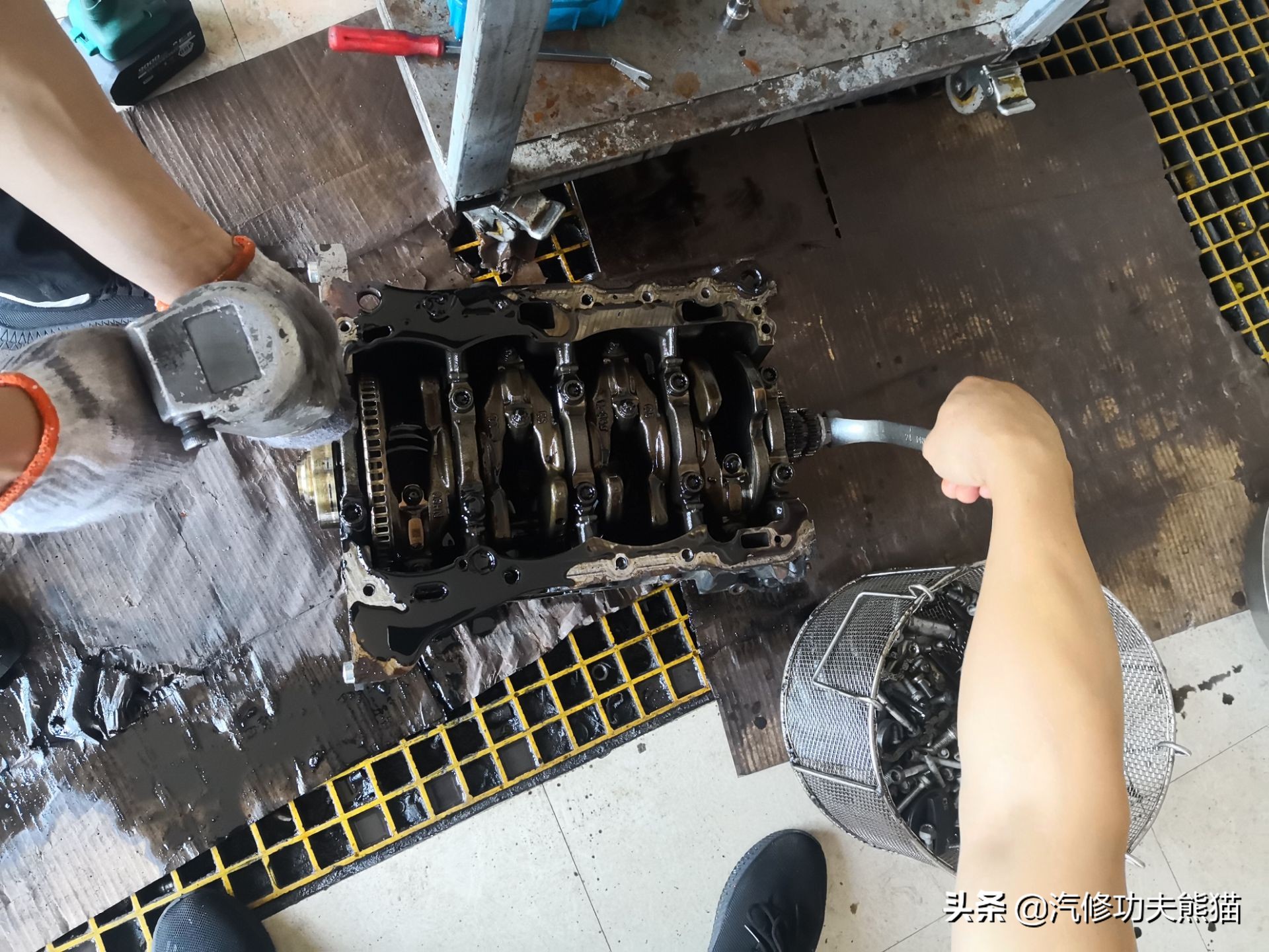 百年大众汽车品牌毁于烧机油？烧机油并非绝症，看看这台进口夏朗