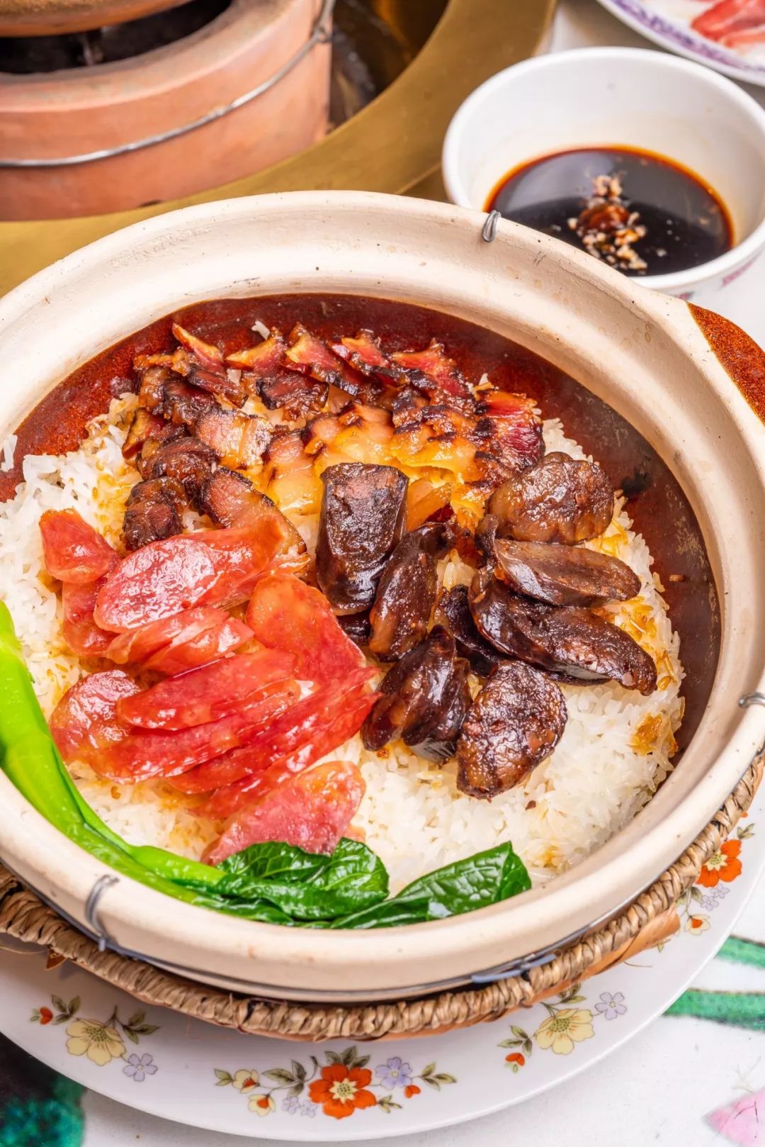 排爆新天地!魔都港式火锅界杀出黑马,开卖「澳洲青龙黄金锅」