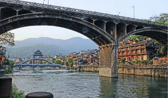 湖南的凤凰小镇在哪,湖南凤凰最美古城