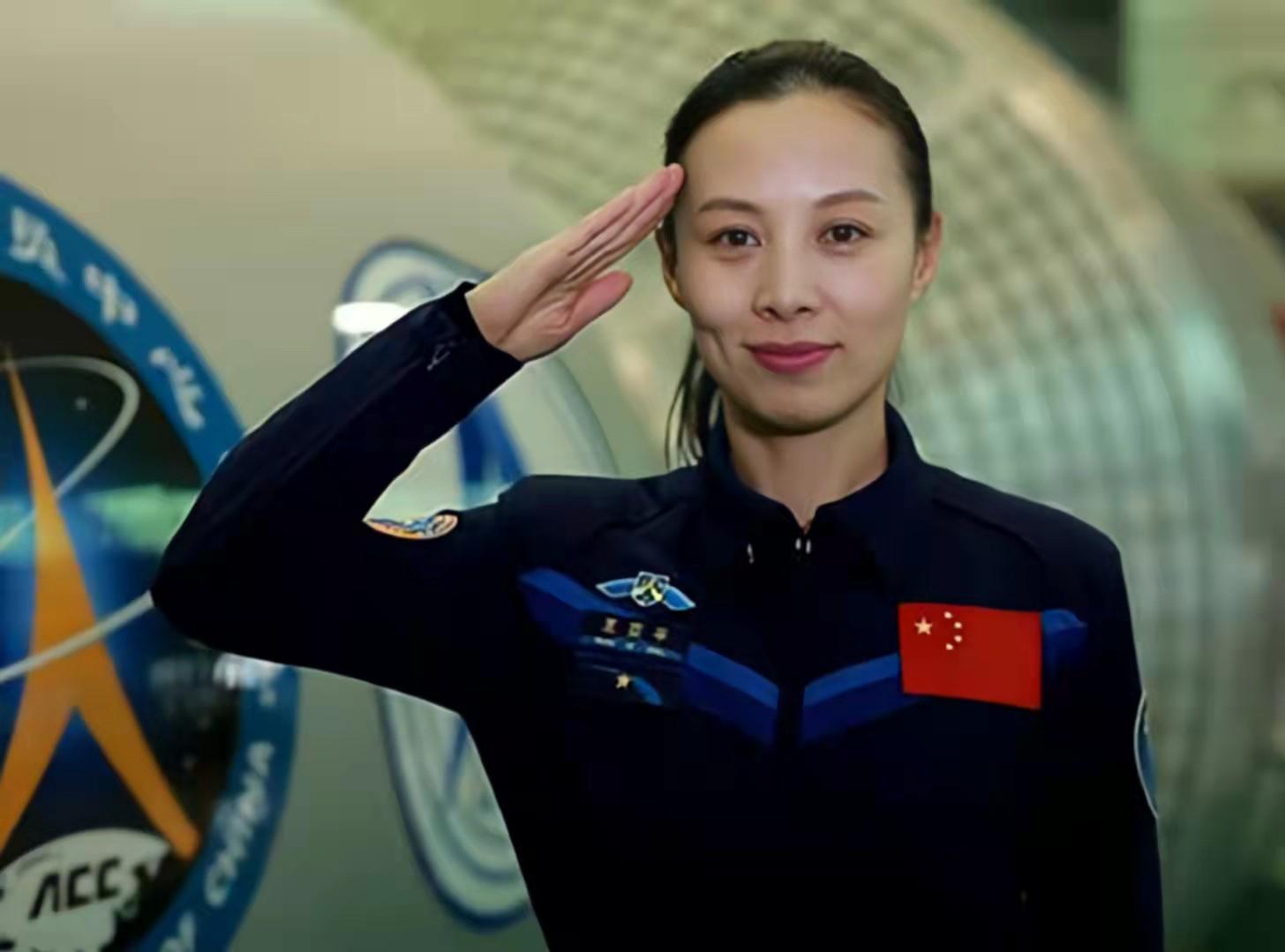 神舟13号已顺利返航，驻留太空半年的王亚平，如何解决生理期问题