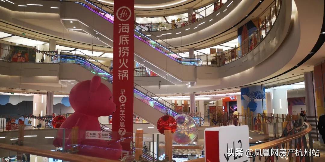 一边直追北上广，一边无人问津，综合体大年的小商业还好吗？