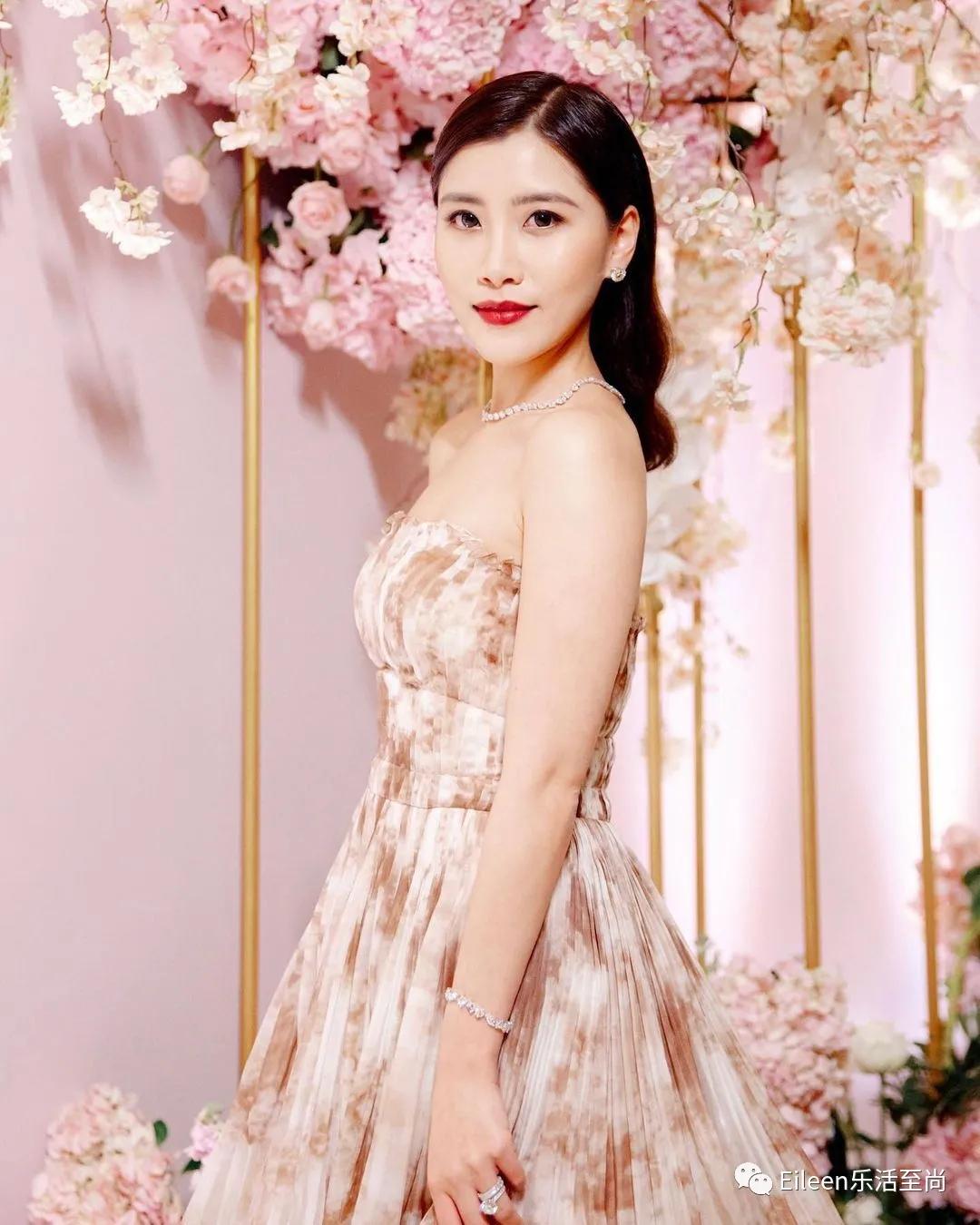 一年大婚3次，赌王女儿都捧场，这位大马最美名媛什么来头？