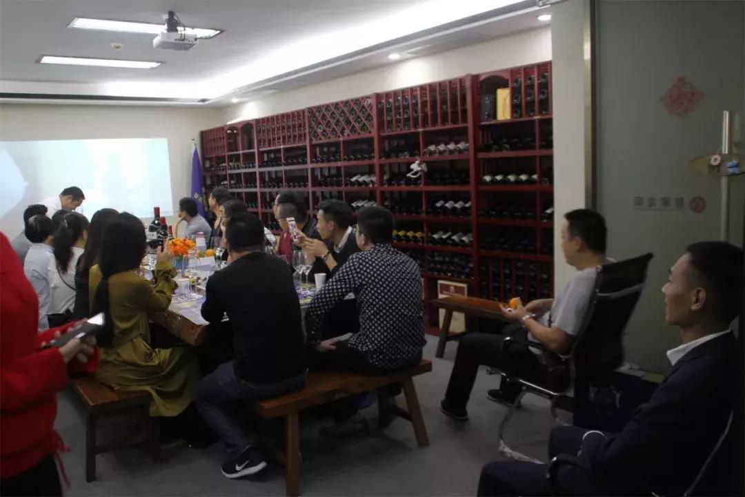 鍟嗗姟缁呭+鍨嬬敺椋庢牸,鏃跺皻鍟嗗姟浼戦棽缁呭+