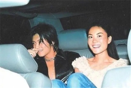 窦唯王菲离婚原因揭秘,王菲窦唯离婚时多大年纪