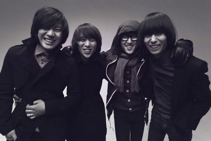 歌曲万万原唱完整版,歌曲万万