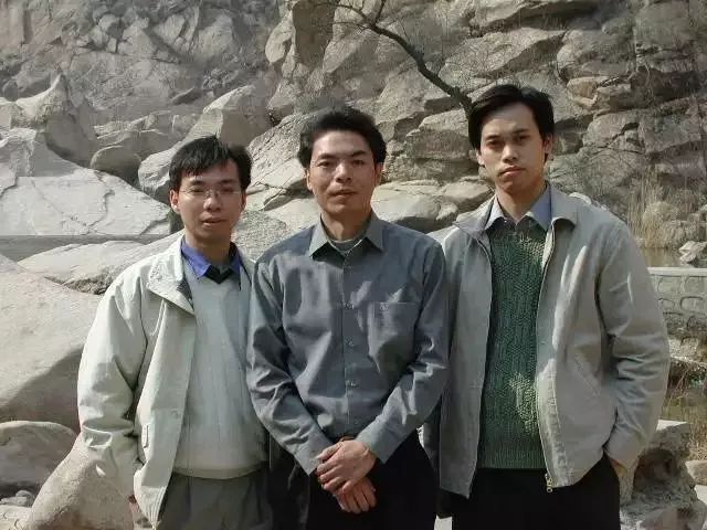 30年互联网，Foxmail、快播、人人网的“死亡”样本