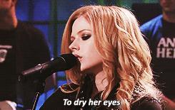 46岁素颜艾薇儿过气女歌手,46岁素颜过气女歌手艾薇儿