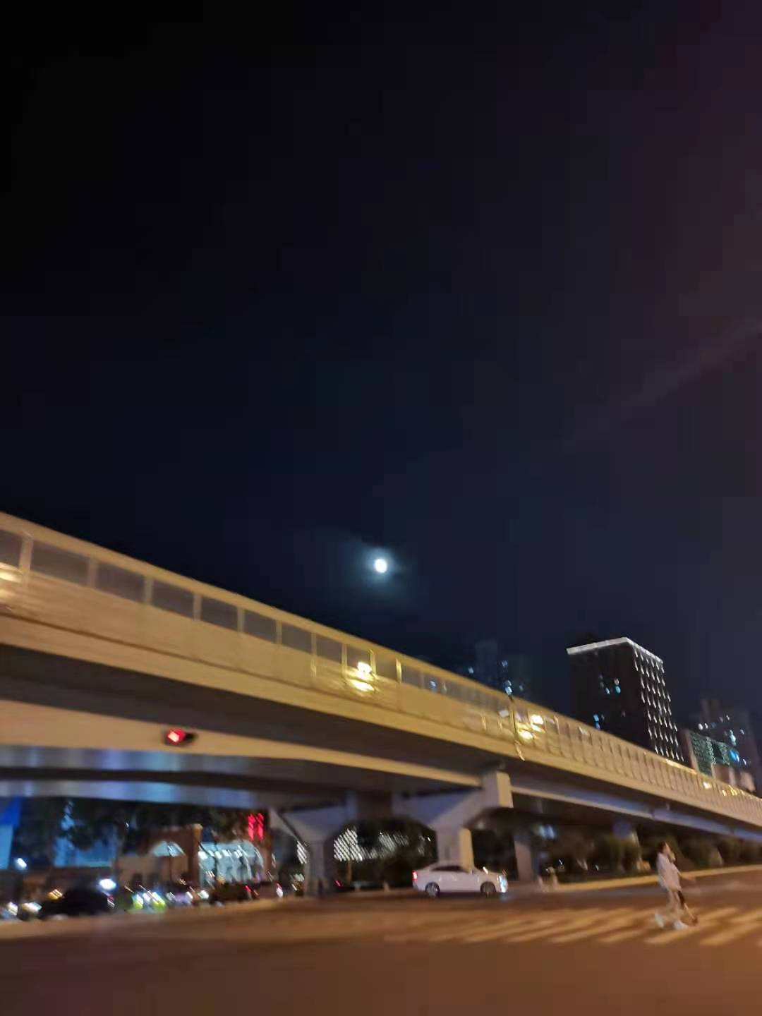 影子转圈圈发光,影子瞬间移动变颜色了