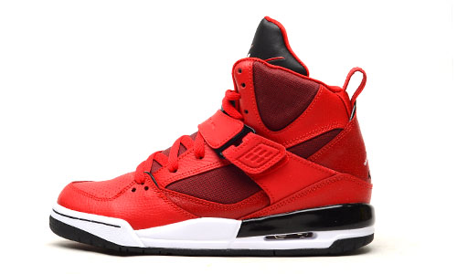 95后卖鞋赚7000万后的秘密,大学生卖鞋真的很赚钱嘛