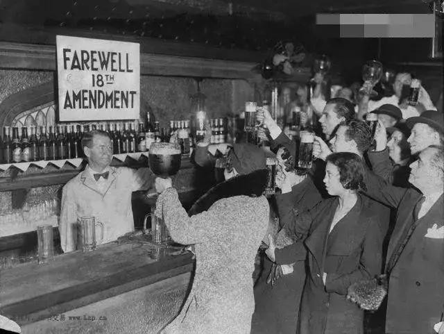 1万吨糖泄漏人像老鼠一样被粘住,上万吨糖蜜泄漏