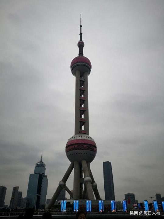 爬两个小时黄山光明顶看日出,登上山顶看美景黄山一日游结束