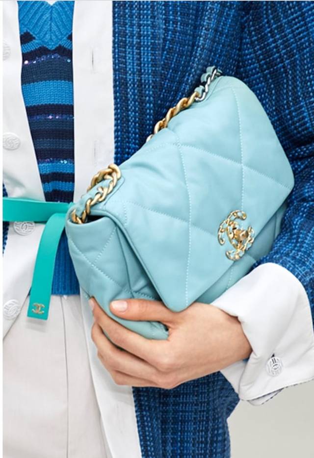 这件单品玩转所有秋季穿搭,每一个单品都是简单的基础款