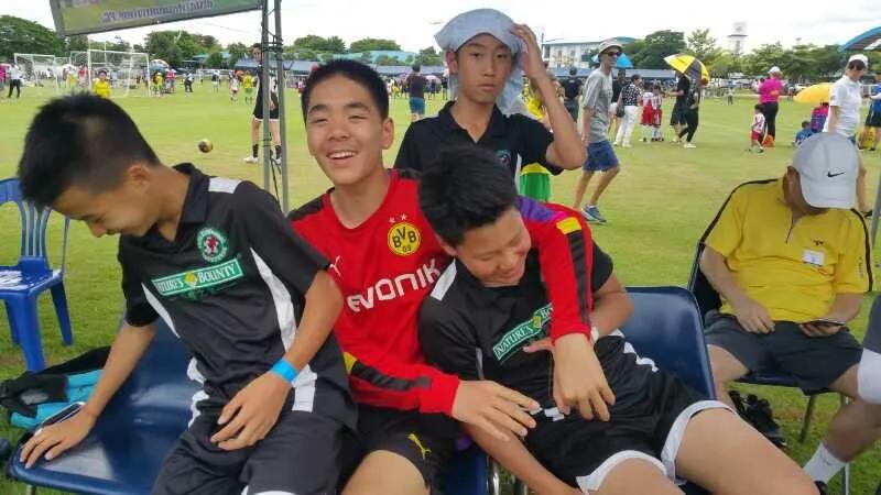 青少年足球努力进全明星阵容,北京万国群星足球俱乐部百队杯