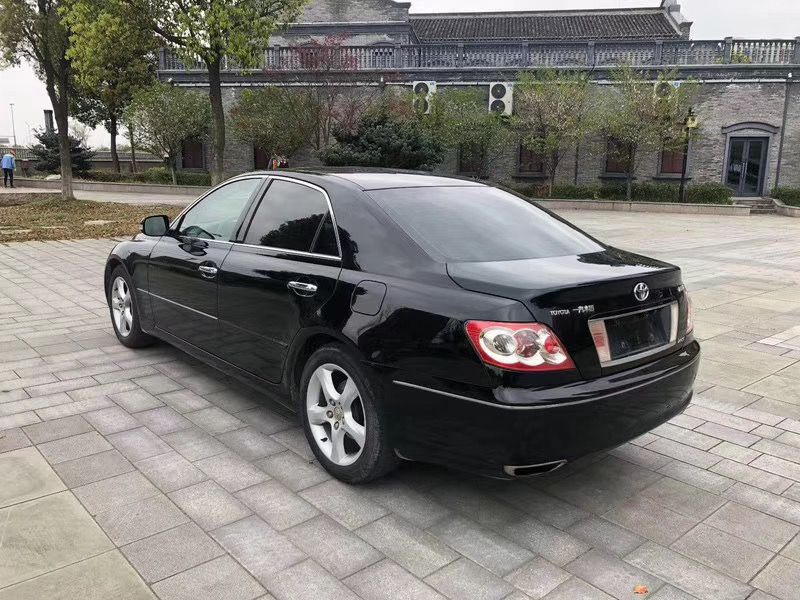 花十几个w买14年的锐志值吗,0506年的锐志值不值得买