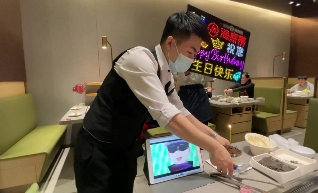 五条悟因太土登上中国热搜，海底捞、寒王和王雷都送上生日祝福