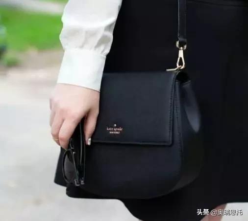 怎样保养包包更有光泽度,真皮包包怎么保养不会开裂