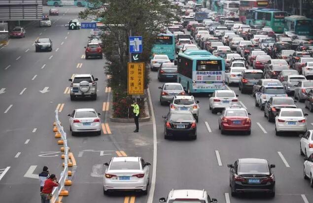 潮汐车道不能走的时候怎么办,潮汐车道怎么走才正确的呢